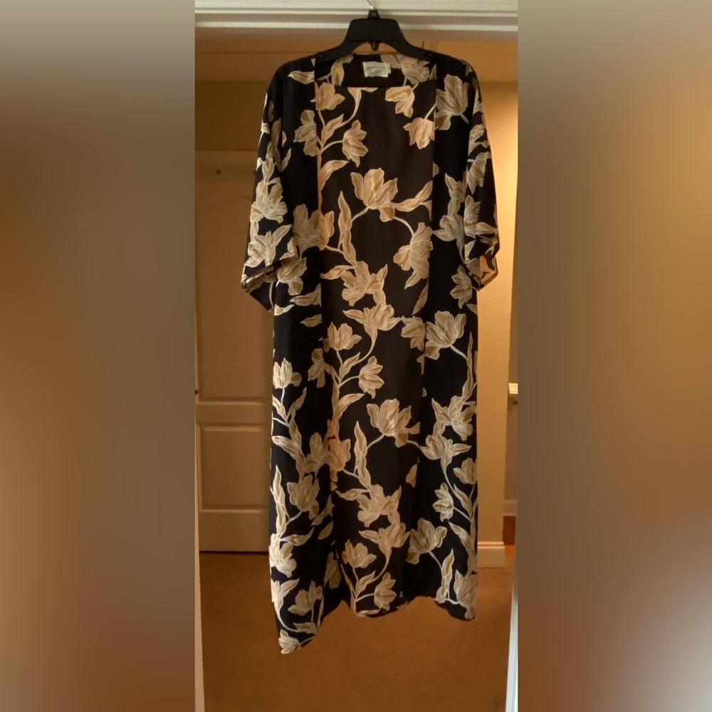 🖤💛Kimono floral cover up.